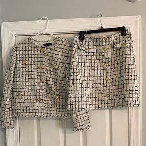 Chic Tweed Jacket and Skirt Set